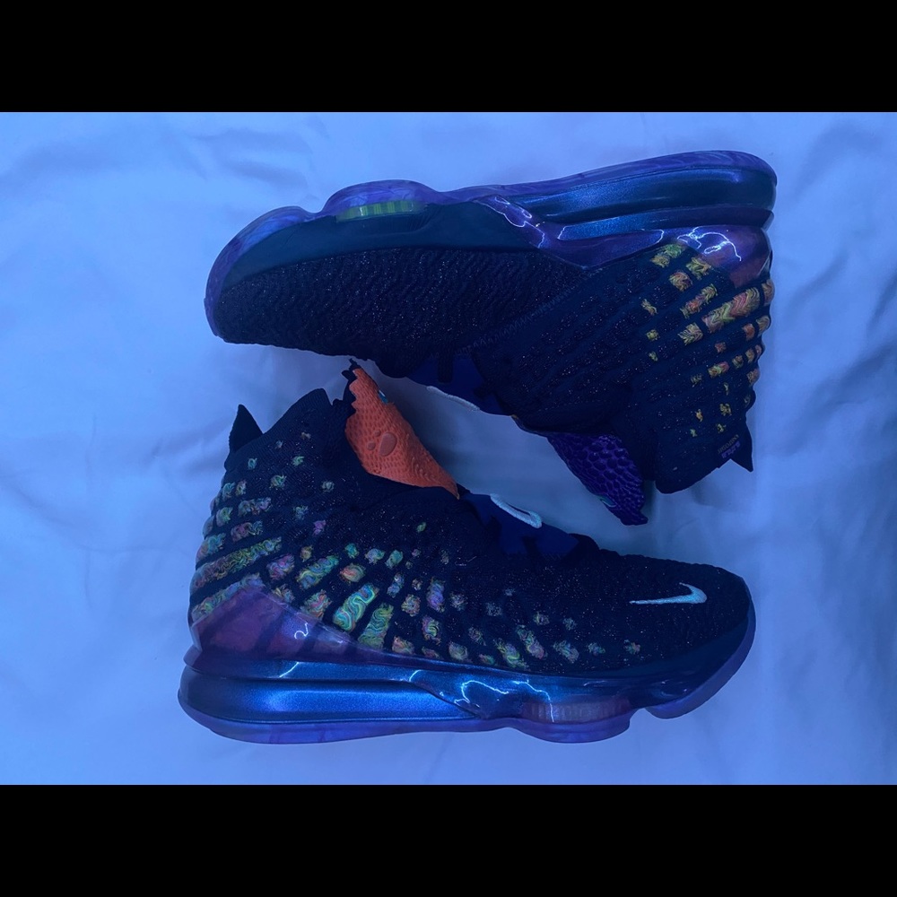 Lebron 17 Space Jam Size 8 Mens